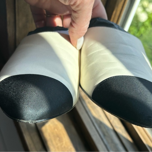 Chanel Cap Toe sandals - Picture 3 of 9